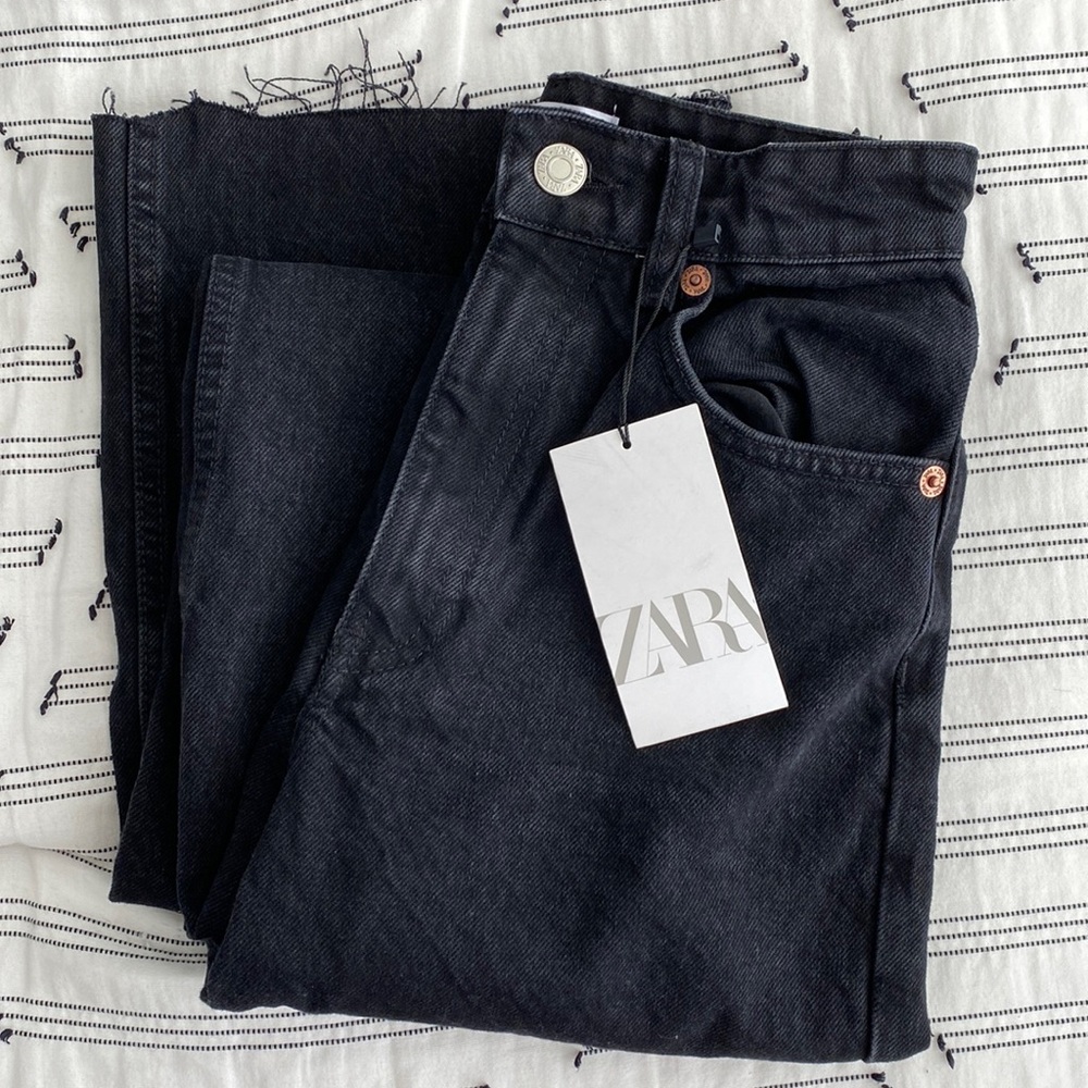 New!! ZARA Never worn, Black wide leg, high rise denim jeans